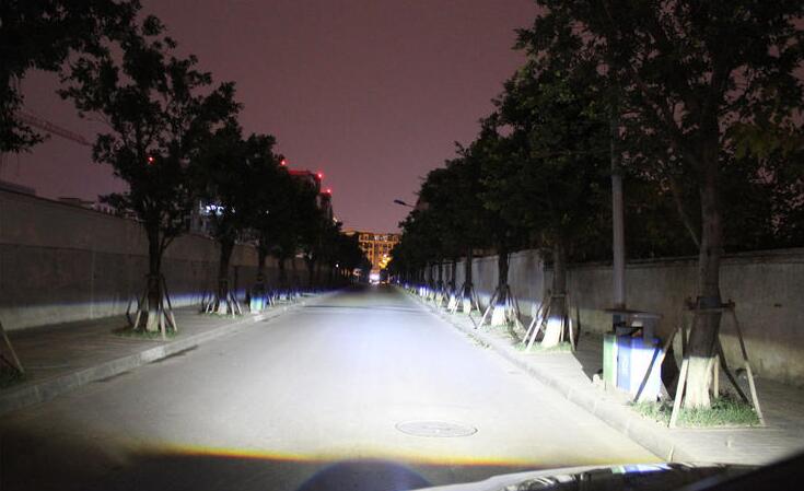 汽車大燈有沒有透鏡有什么區(qū)別